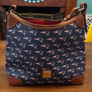 Dooney & Bourke New England Patriots Signature zipper hobo style handbag